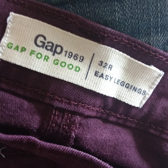 GAP Easy Jegging Distressed Jeans Maroon - Picture 5 of 5